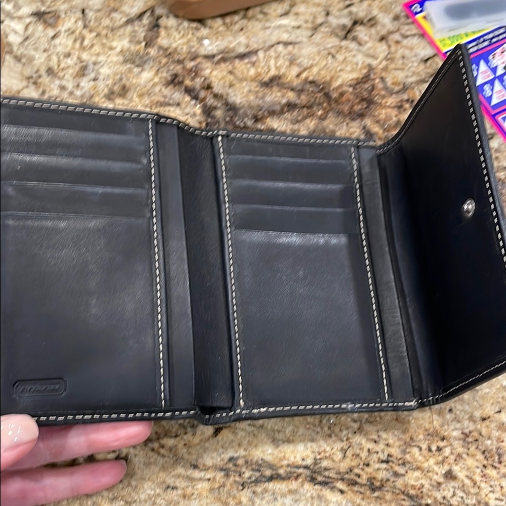 Coach SignatureTri-Fold Wallet - Picture 5 of 9